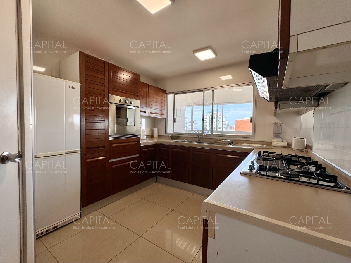 Apartamento ID.37573 - Penthouse Duplex en venta Playa Mansa Punta del Este.