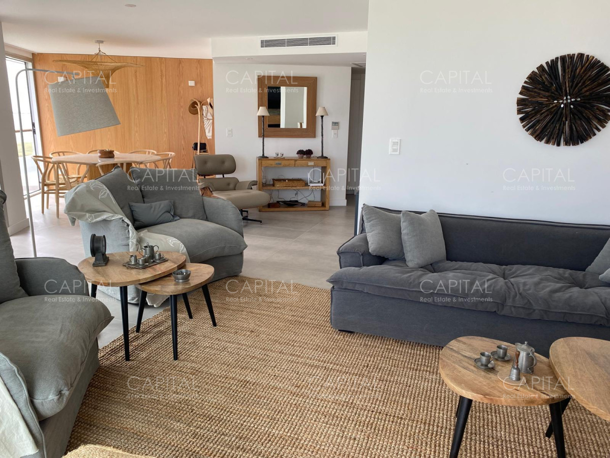 Apartamento ID.38643 - Penthouse Duplex en edificio Isabel en playa Mansa Punta del Este