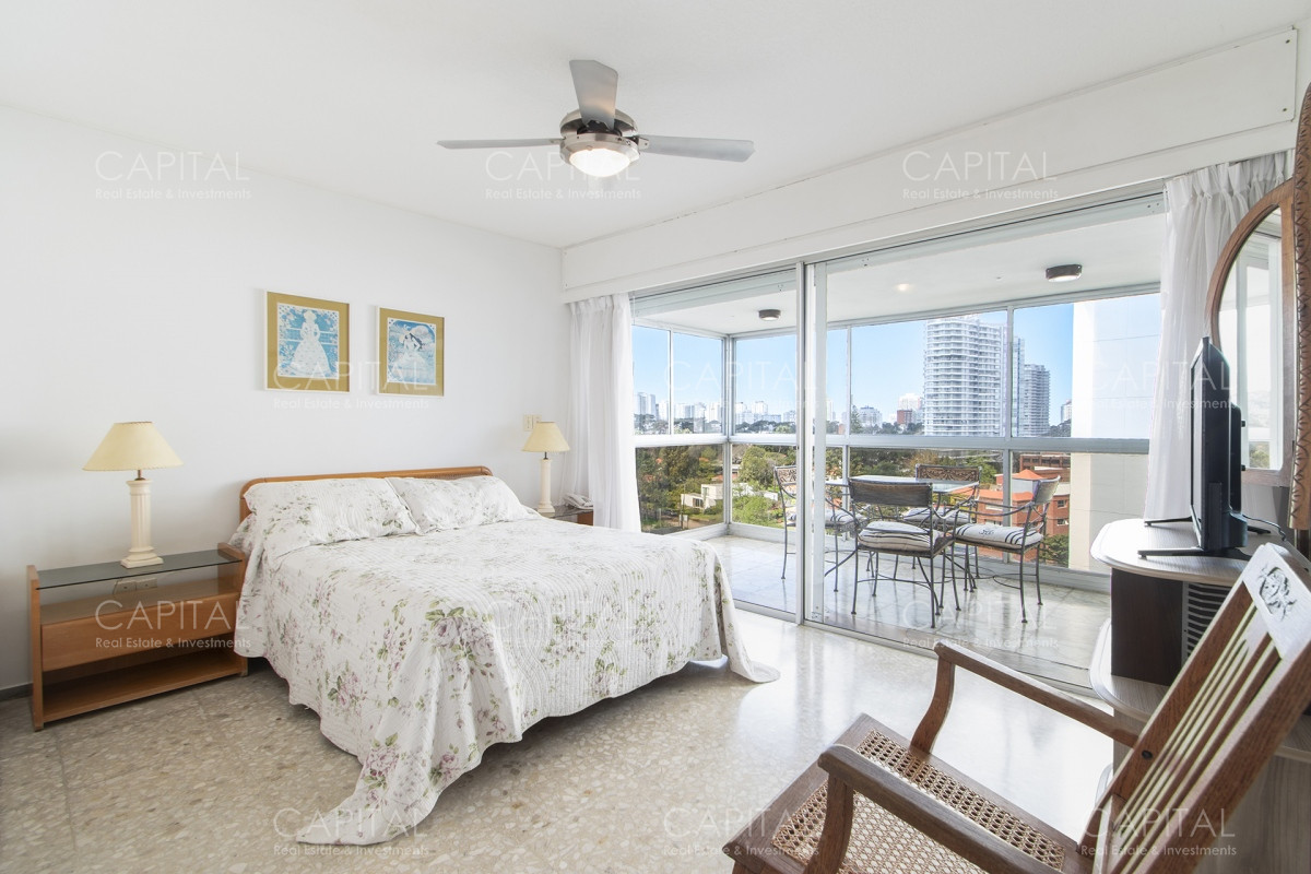 Apartamento ID.32842 - Apartamento con vista al mar en venta en Playa Mansa.