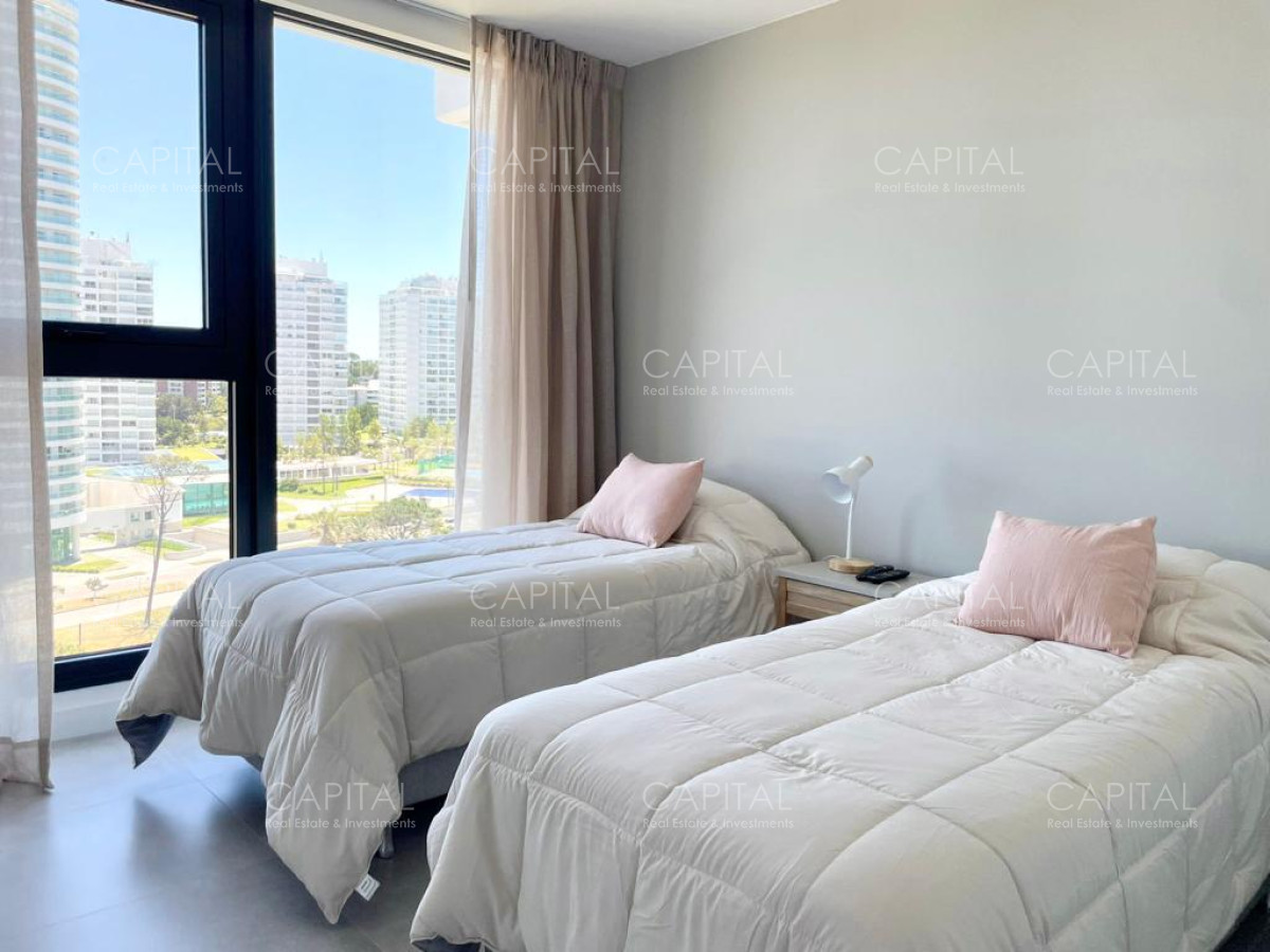Apartamento ID.35376 - Venetian de tres dormitorios y dependencia en alquiler