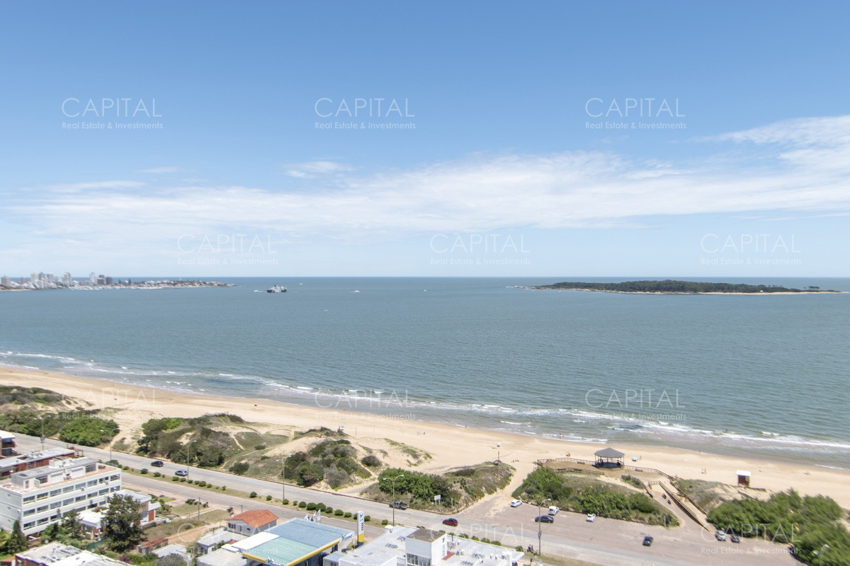 Apartamento ID.33697 - Apartamento en Le Jardin de tres dormitorios y dependencia de servicio en Venta Punta del Este en venta