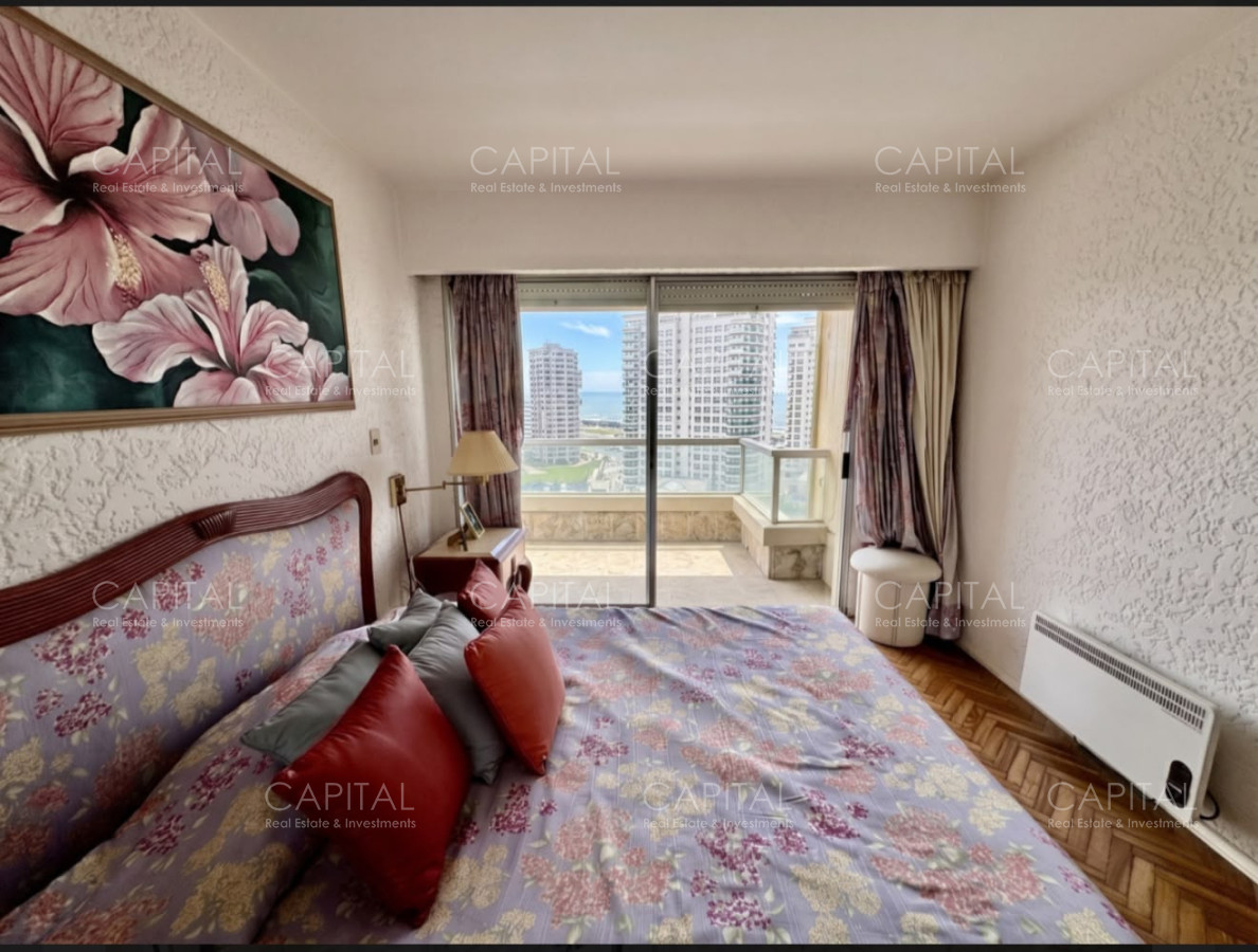 Apartamento ID.40420 - Apartamento primera linea en playa mansa en venta