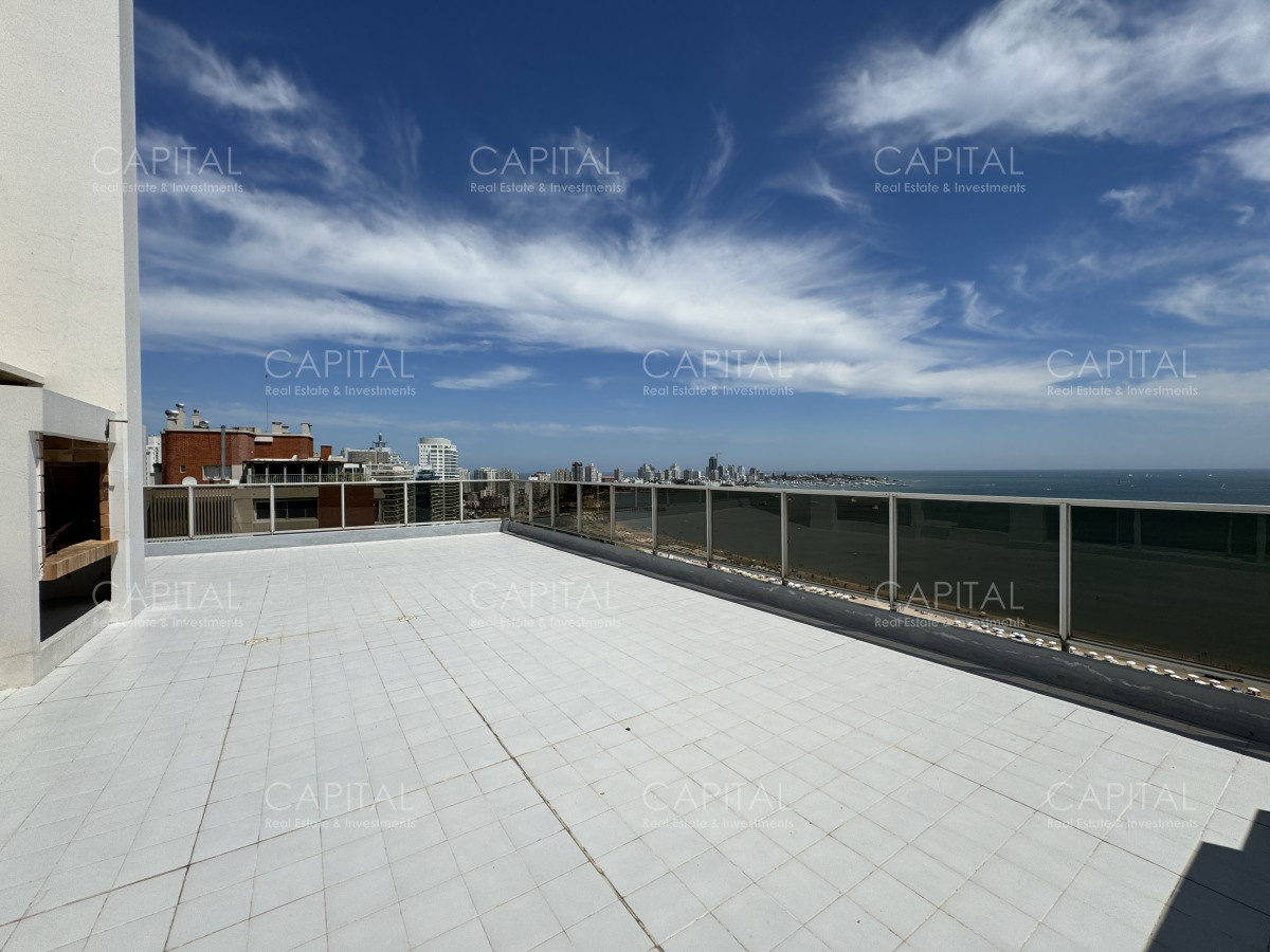 Apartamento ID.37573 - Penthouse Duplex en venta Playa Mansa Punta del Este.