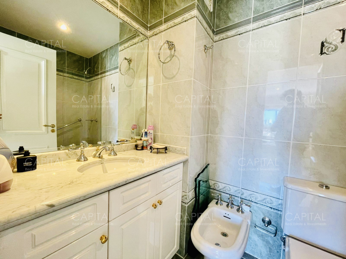 Apartamento ID.31146 - Alquiler temporario de apartamento al frente en edificio de categoría sobre Playa Mansa