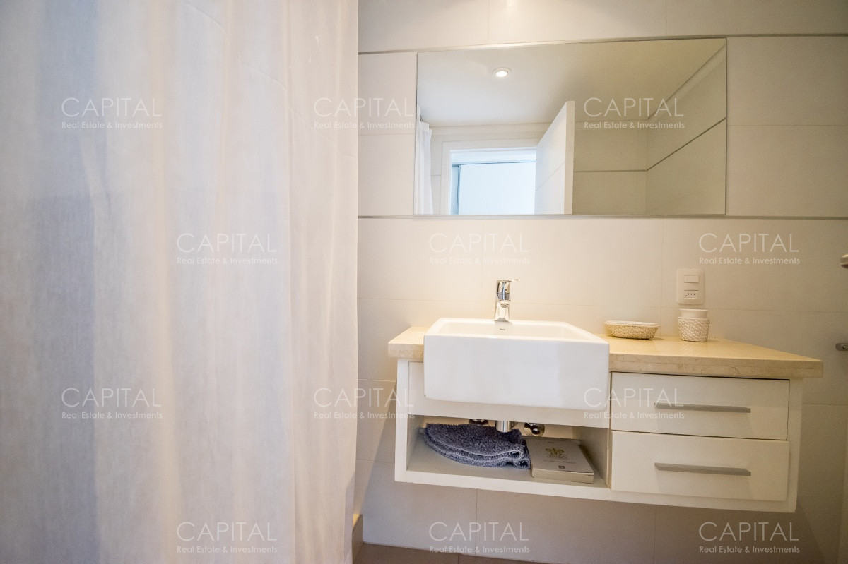 Apartamento ID.27993 - Apartamento PentHouse de 3 dormitorios y dependencia en alquiler anual.