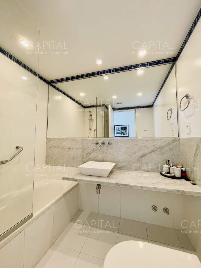 Apartamento ID.31416 - Le Parc Punta del Este de tres dormitorios más dependencia en torre de categoría sobre playa Brava, Punta del Este