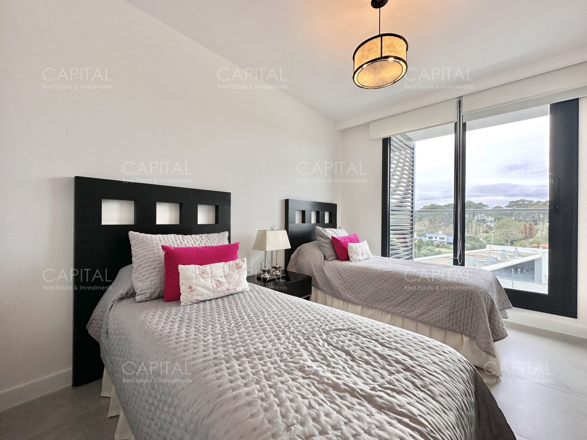 Apartamento ID.34655 - Venetian Tower Punta del Este en Venta de 2 Suites Frente al Mar de Playa Mansa