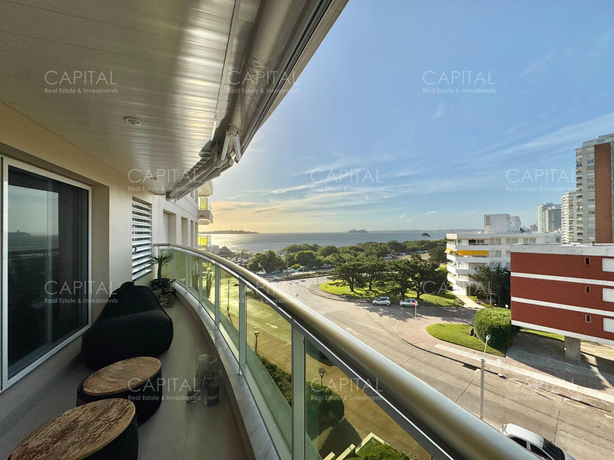 Apartamento ID.34948 - Coral Tower de tres dormitorios en venta Playa Mansa primera fila 