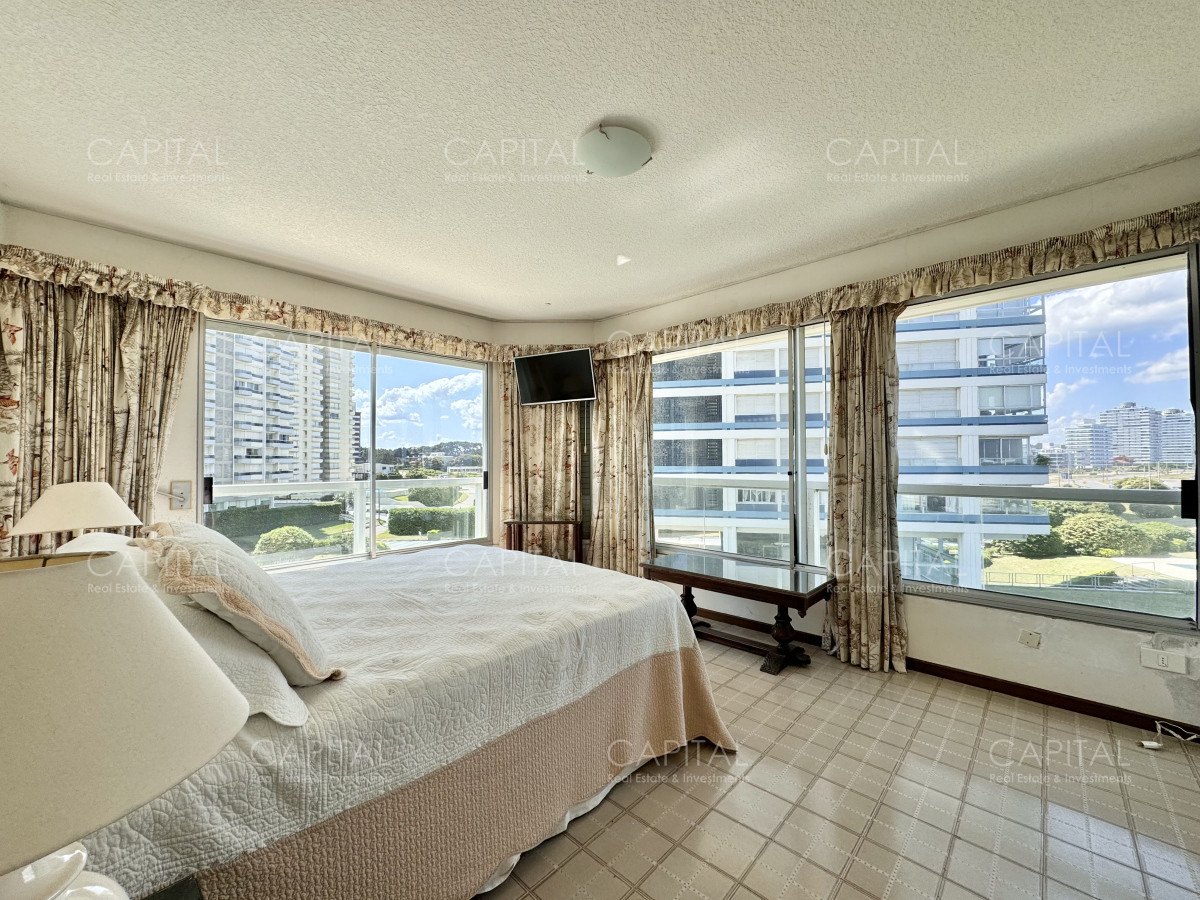 Apartamento ID.37202 - Departamento en Venta en Playa Brava, Punta del Este.
