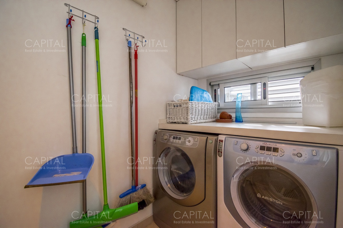 Apartamento ID.27993 - Apartamento PentHouse de 3 dormitorios y dependencia en alquiler anual.