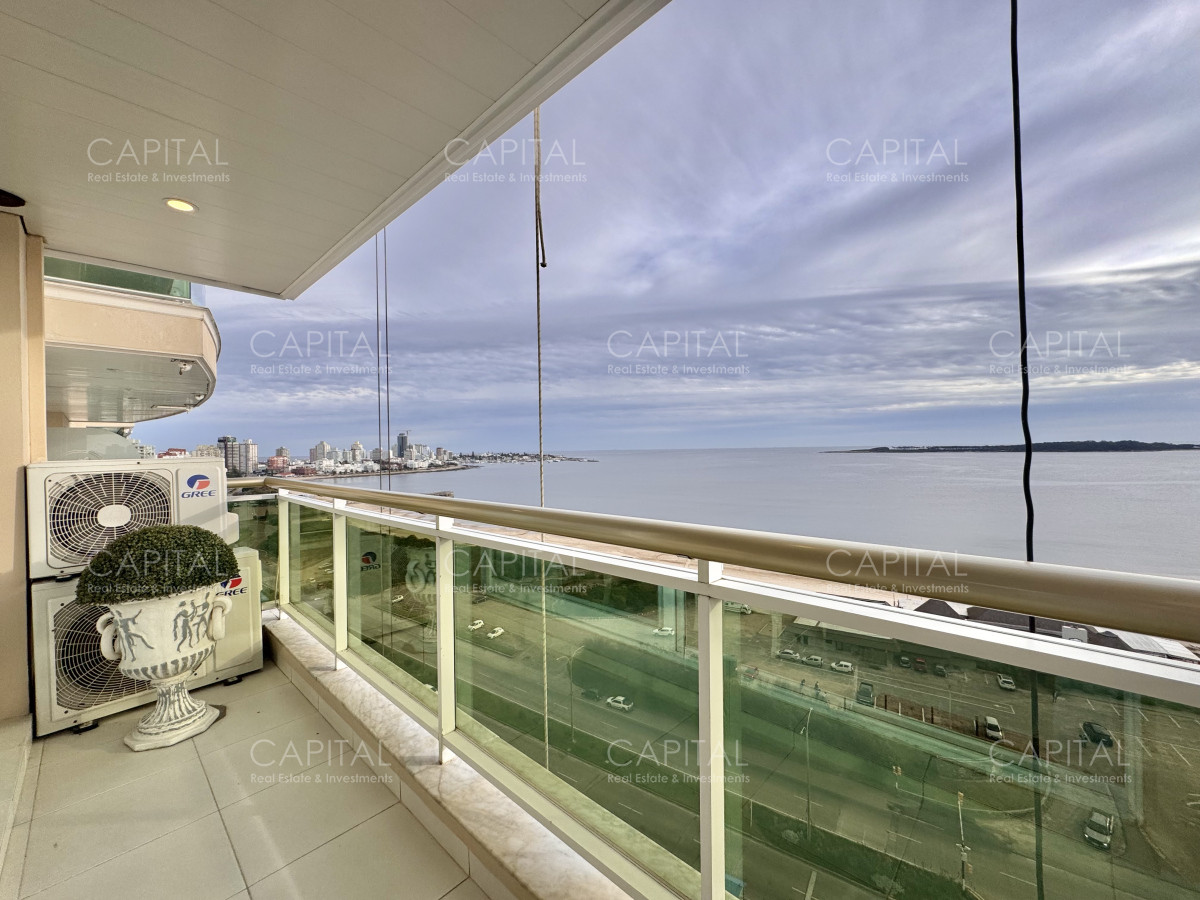 Apartamento ID.38754 - Coral Tower esquinero de tres dormitorios y servicio piso alto en venta