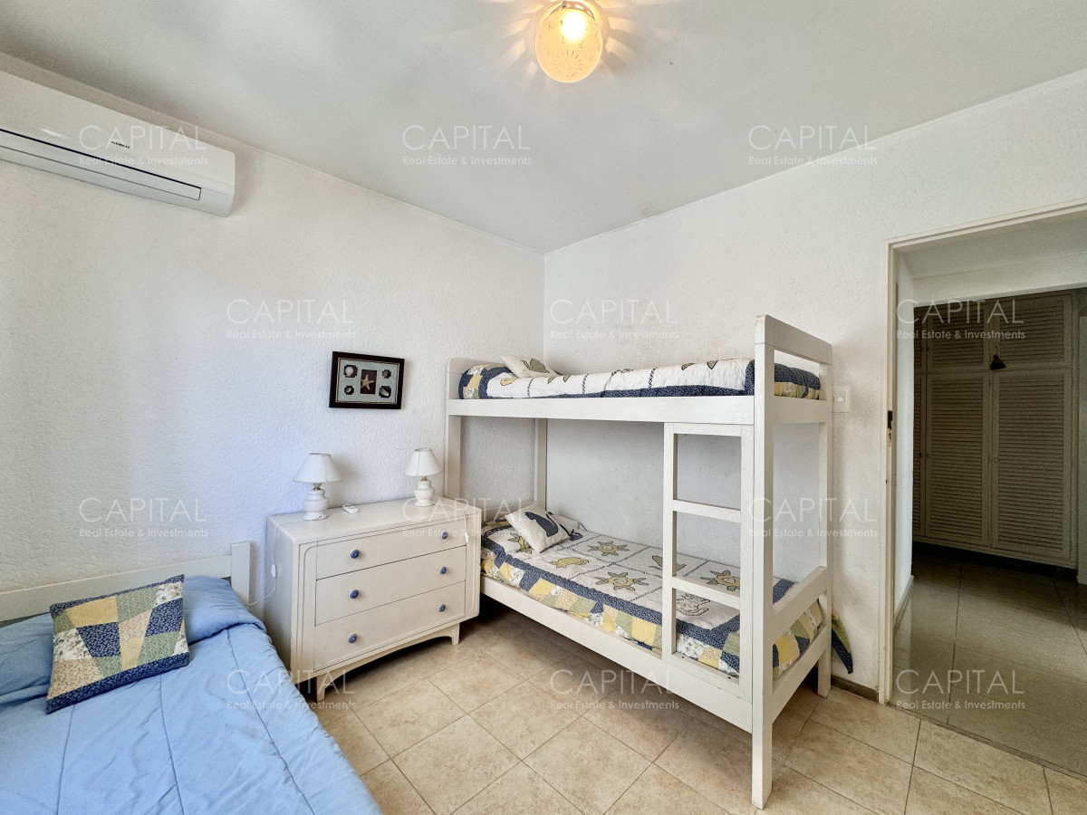 Apartamento ID.37410 - Apartamento en Venta de Tres Dormitorios en  Punta del Este