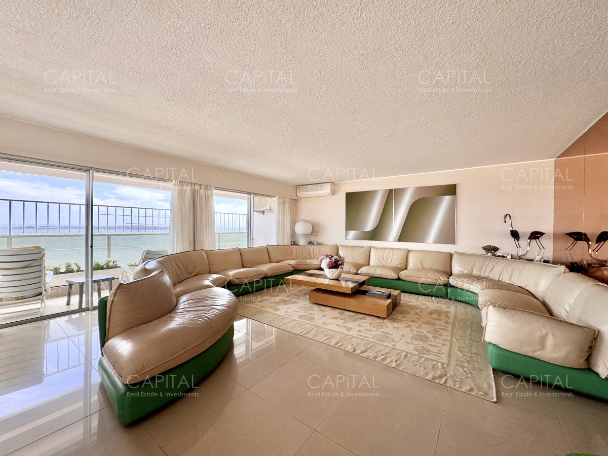 Apartamento ID.37573 - Penthouse Duplex en venta Playa Mansa Punta del Este.