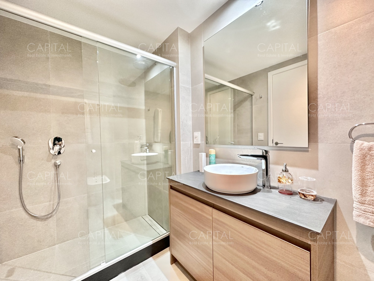 Apartamento ID.34655 - Venetian Tower Punta del Este en Venta de 2 Suites Frente al Mar de Playa Mansa