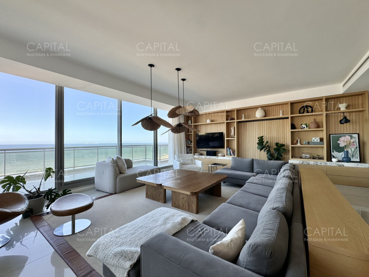 Apartamento ID.39802 - Penthouse Duplex con piscina y parrillero propio frente al Mar, en venta, Punta del Este