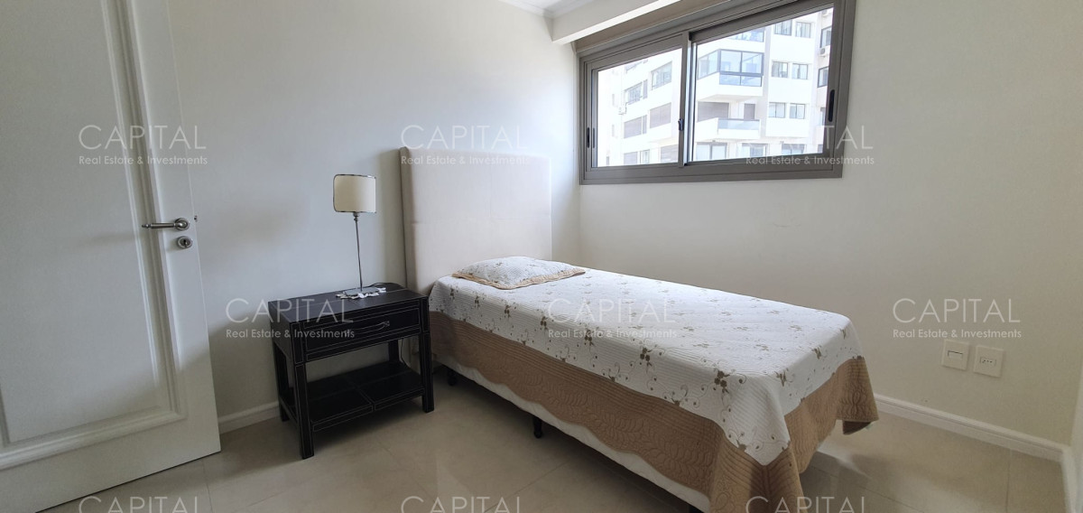 Apartamento ID.32278 - Venta departamento frente al mar tres dormitorios mas dependencia Playa Brava Punta del Este