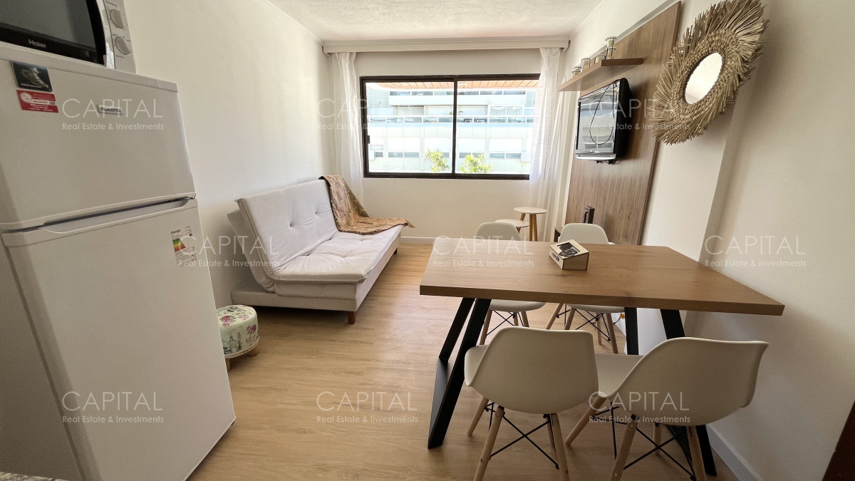 Apartamento ID.38875 - Apartamento en venta de 2 dormitorios en Peninsula, Punta del Este.