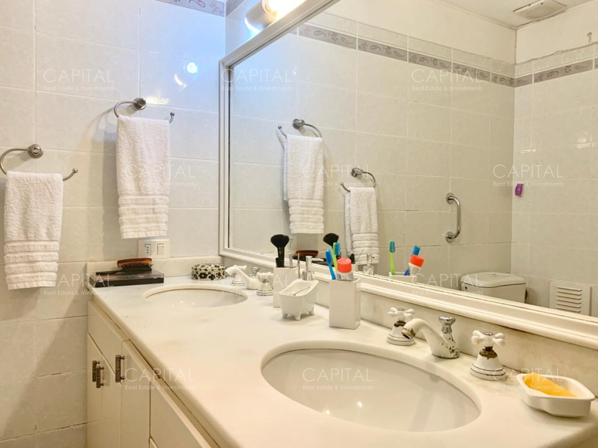 Apartamento ID.26044 - Espectacular Apartamento Frente al Puerto con vista al Mar, Punta del Este 