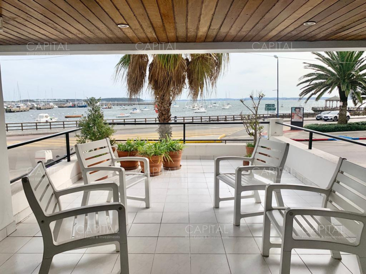 Espectacular Apartamento Frente al Puerto con vista al Mar, Punta del Este  - CCP26044A