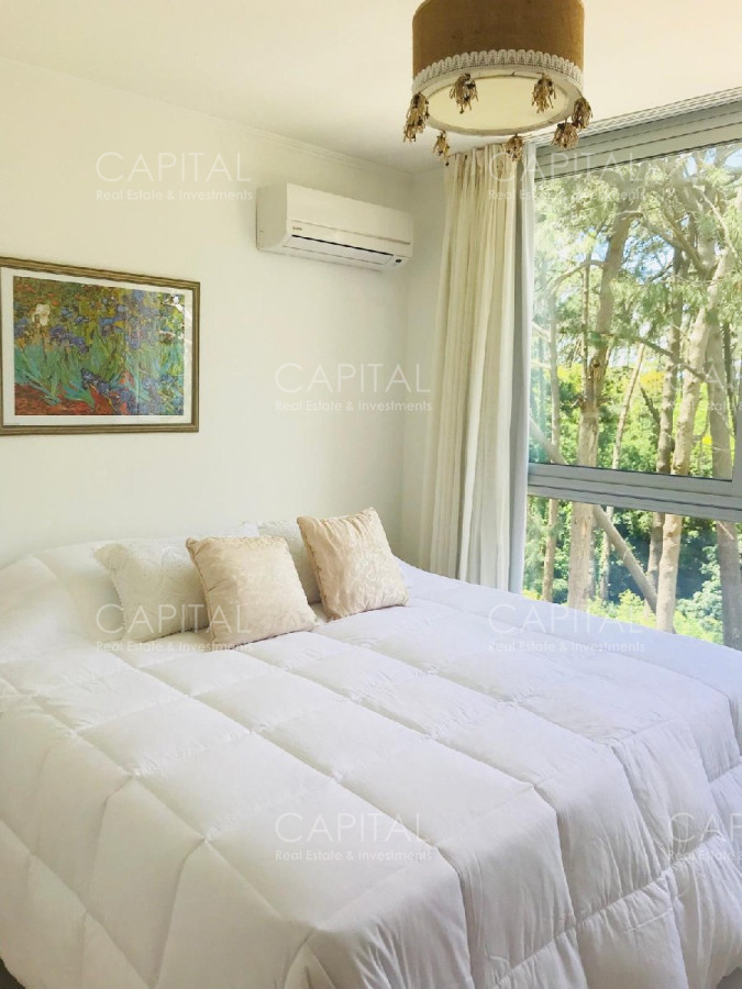 Apartamento ID.26592 - Moderno Apartamento de Dos Dormitorios con Balcón en Venta - Punta del Este