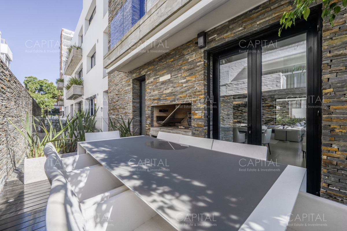 Apartamento ID.32557 - Departamento en Venta Primera Linea en Puerto Punta del Este