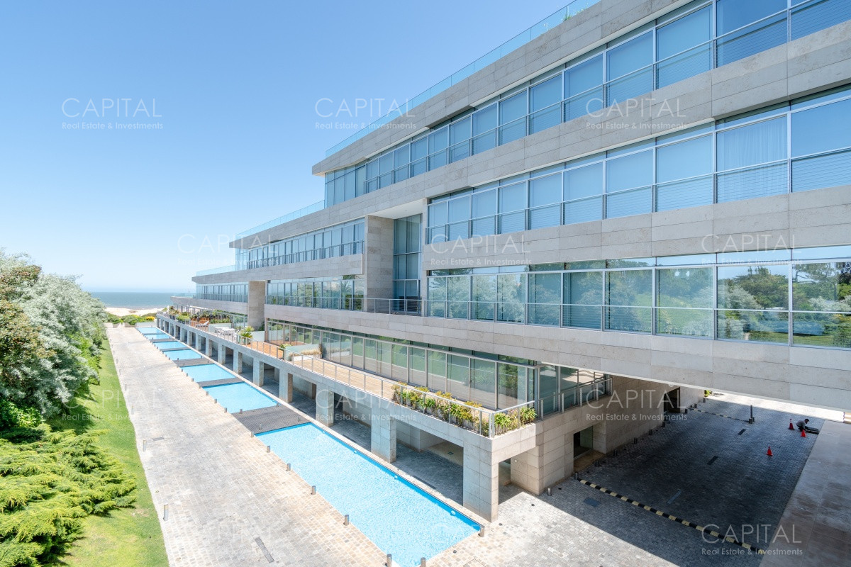Apartamento ID.30146 - Excelente Apartamento en Acqua Punta del Este Tres suites en Venta en Primera línea, Playa Brava