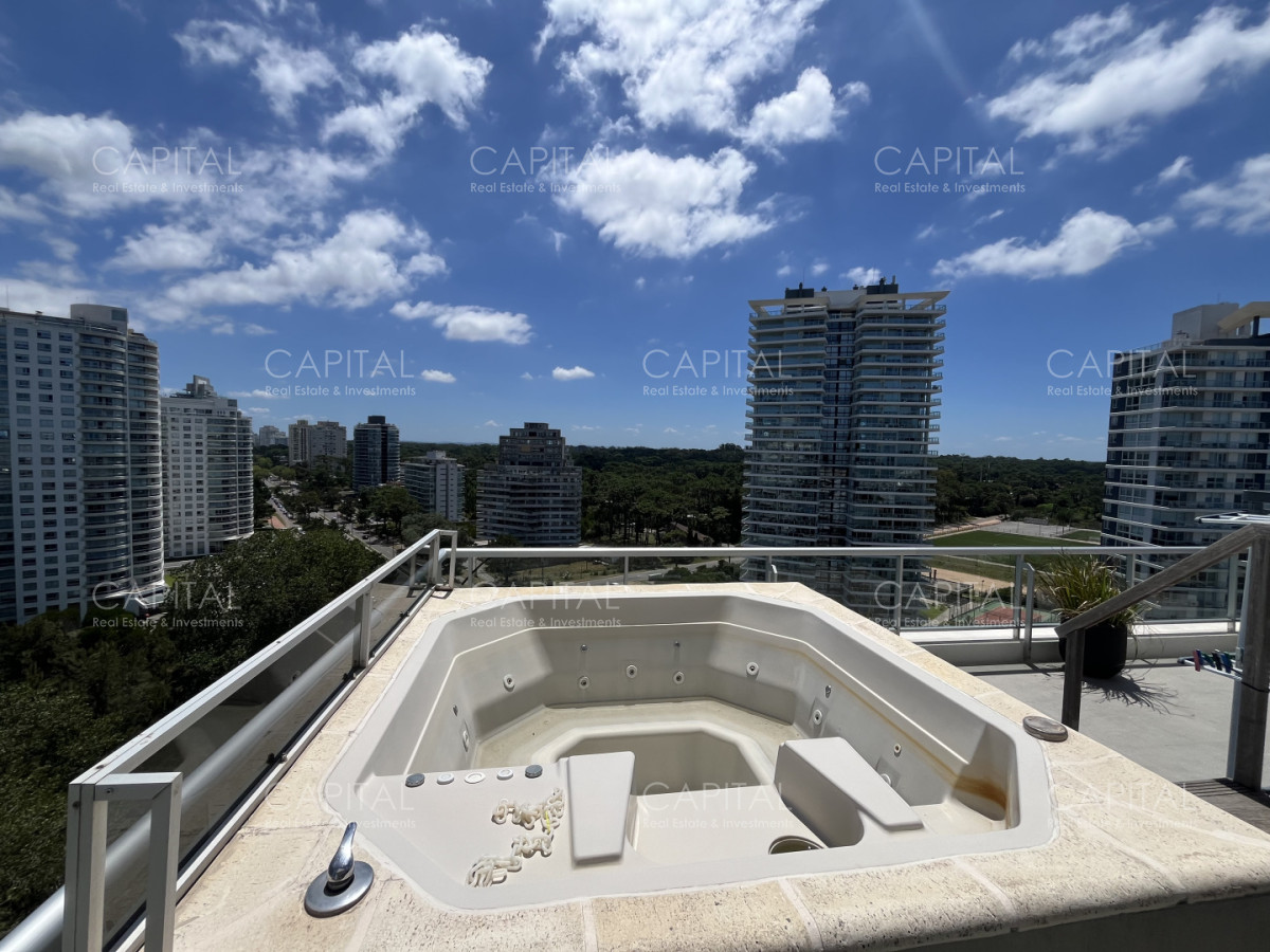 Apartamento ID.39686 - Penthouse en Venta zona brava