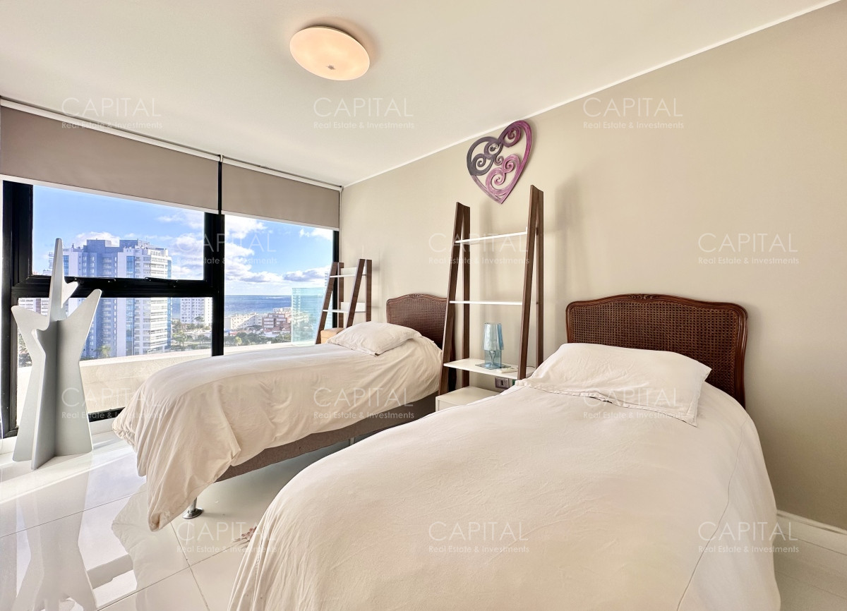 Apartamento ID.32038 - Art Tower en venta de tres dormitorios, Punta del Este.