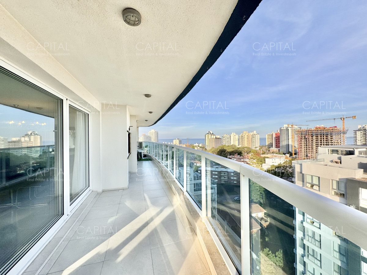 Apartamento ID.38246 - APARTAMENTO EN VENTA DE 3 DORMITORIOS EN PLAYA MANSA PUNTA DEL ESTE