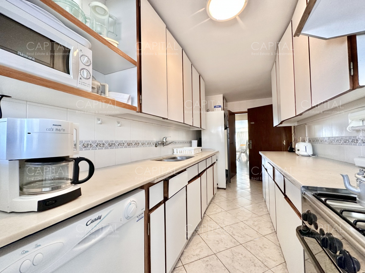 Apartamento ID.34218 - Apartamento de tres dormitorios y de dependencia de servicio, Puerto de Punta del Este.