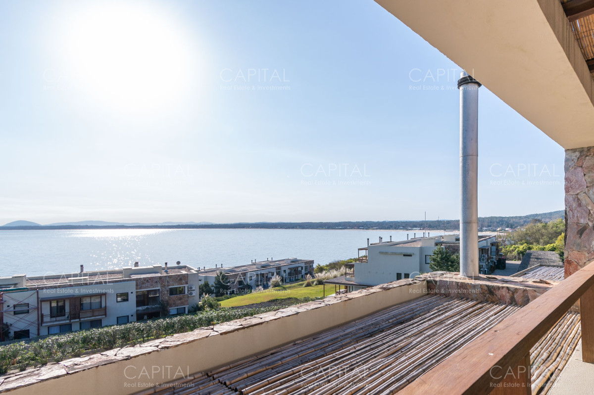 Apartamento ID.28877 - Departamento en venta de dormitorio y medio con dos baños en complejo privado de Punta Ballena