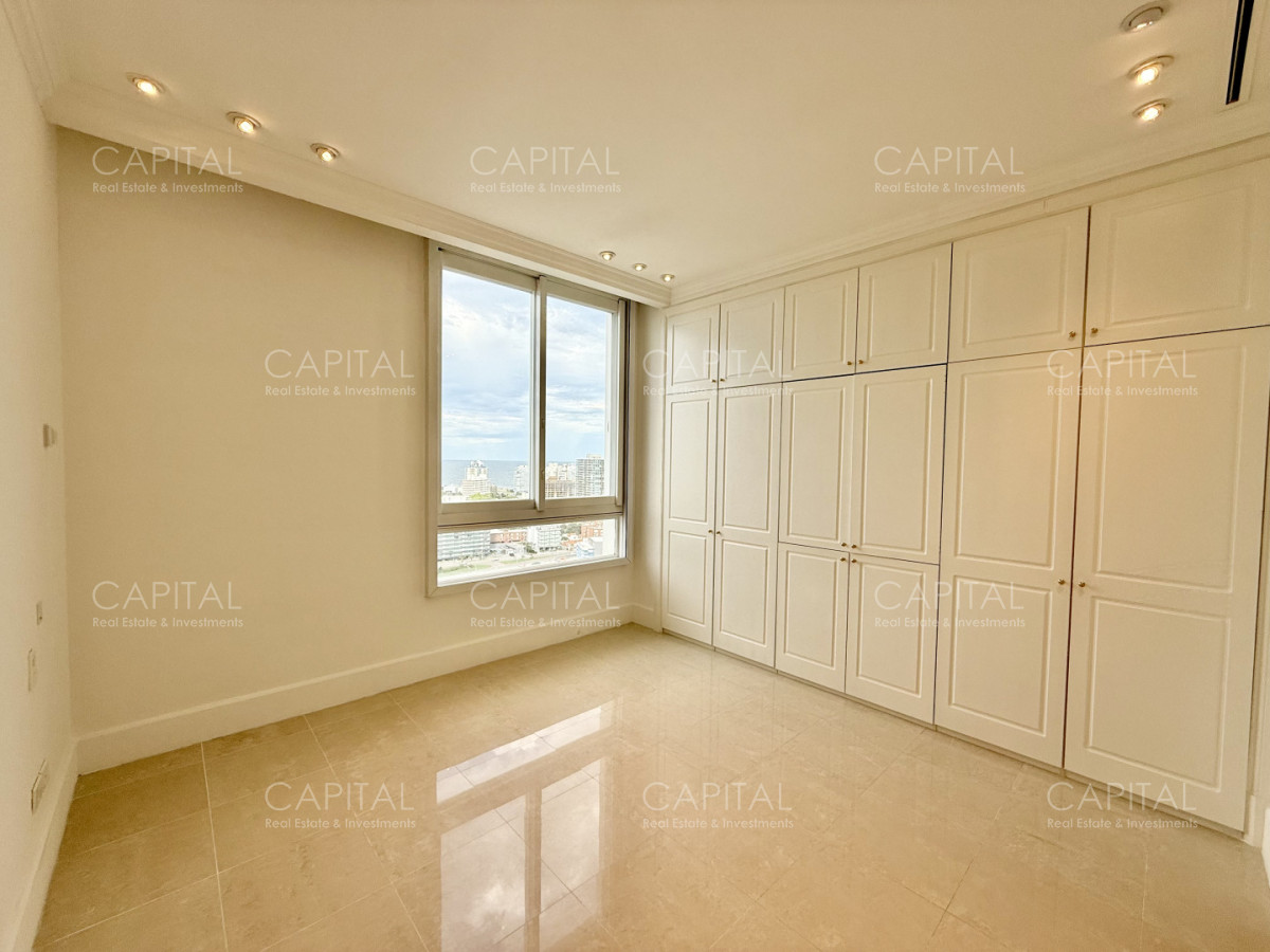 Apartamento ID.35001 - Millenium Tower Playa Mansa en Venta Punta del Este