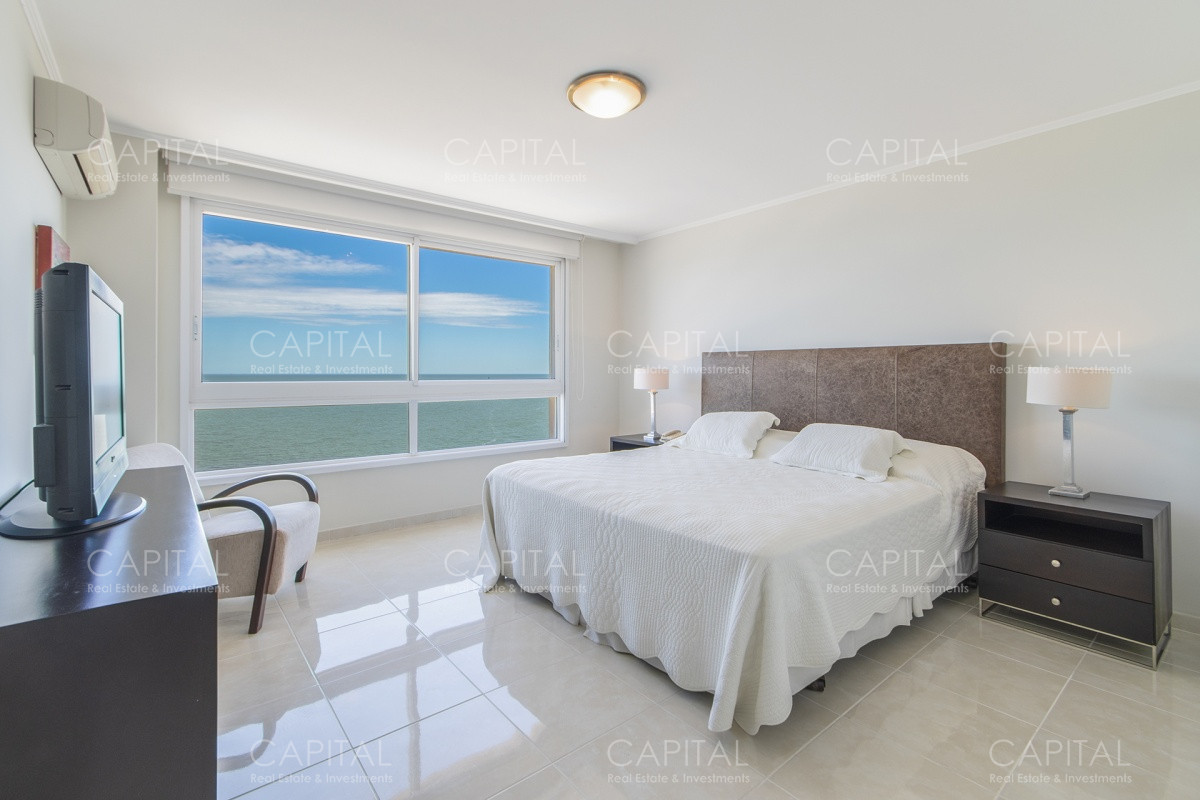 Apartamento ID.33697 - Apartamento en Le Jardin de tres dormitorios y dependencia de servicio en Venta Punta del Este en venta