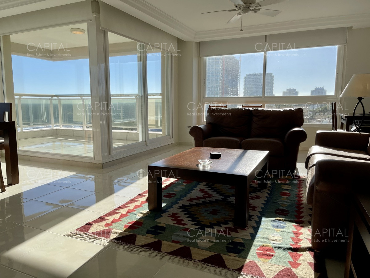 Apartamento ID.31040 - Venta de apartamento esquinero Le Jardin Punta del Este