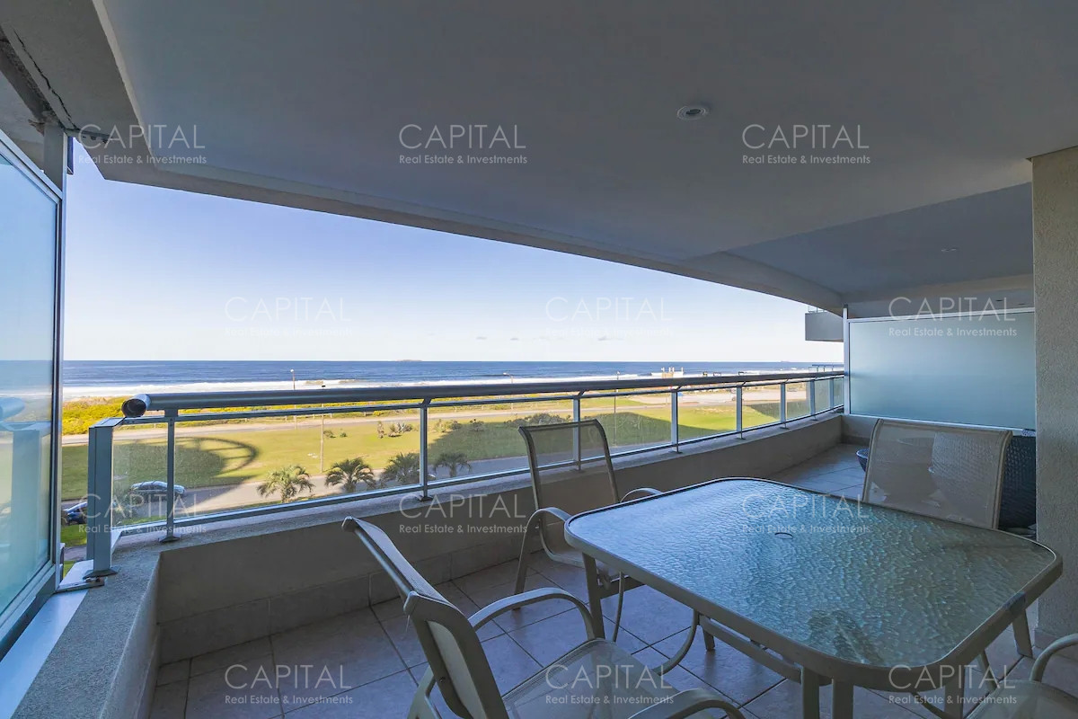 Apartamento ID.33892 - Apartamentoen torre lobos de tres dormitorios en primera linea frente al mar en Playa Brava en Alquiler, Punta del Este