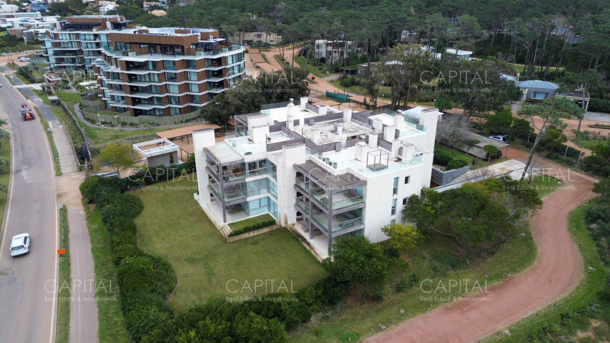 Apartamento ID.36855 - Manantiales 2 dormitorios y dependencia con parrillero a pasos del mar