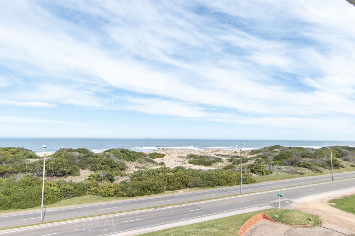 Apartamento ID.24988 - Alquiler Apartamento Frente al Mar Tres Dormitorios y Servicio