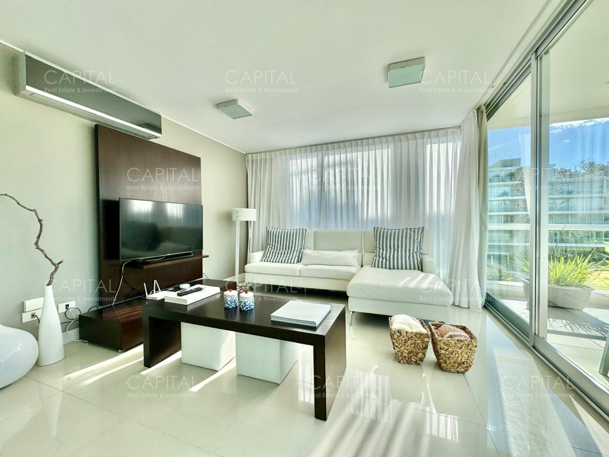 Apartamento ID.24960 - Apartamento en Playa Brava de dos dormitorios a metros del mar