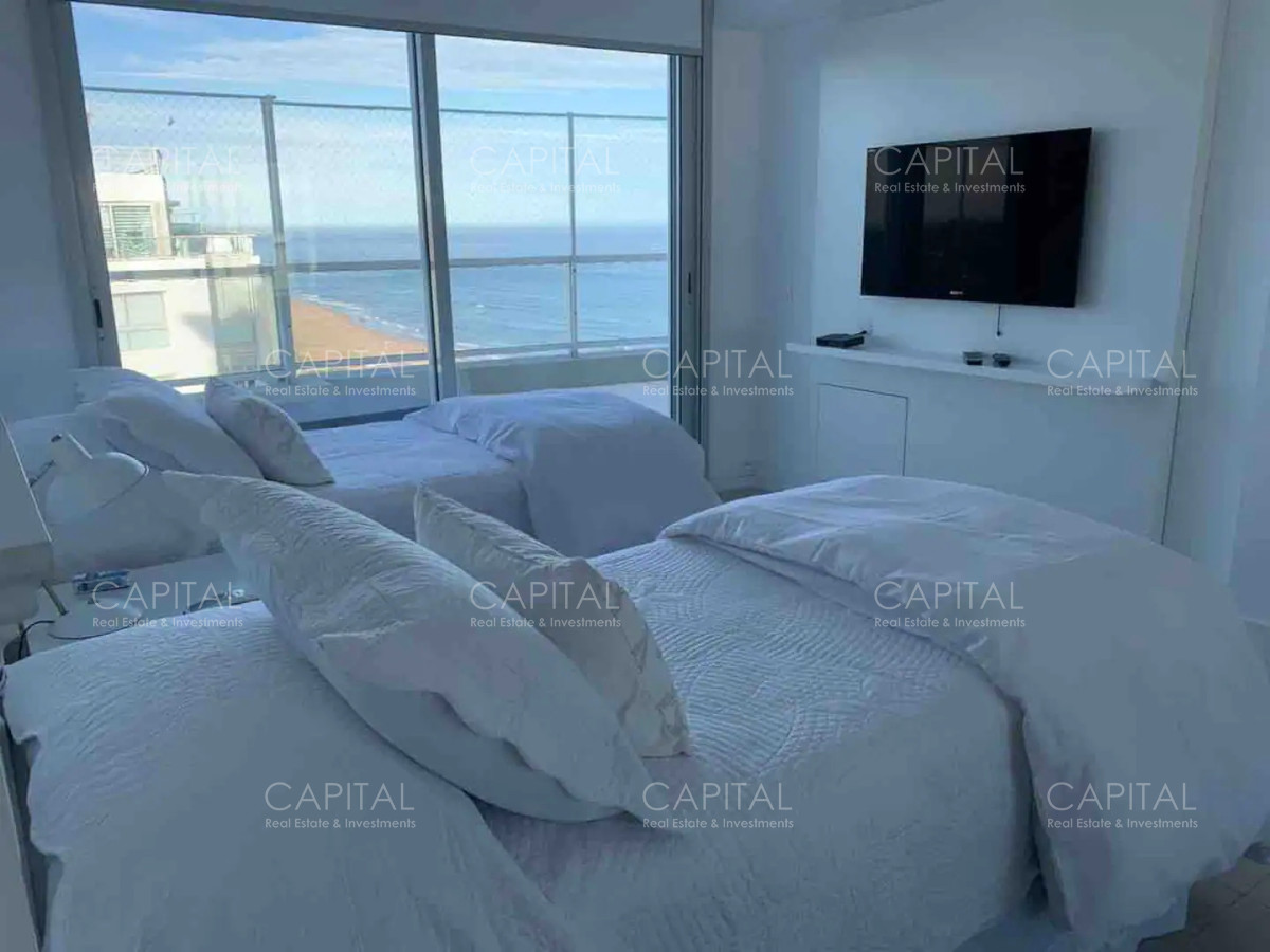 Apartamento ID.33769 - PentHouse de cuatro dormitorios en suite en Le Parc con parrillero propio y dependencia de servicio en Alquiler Temporal