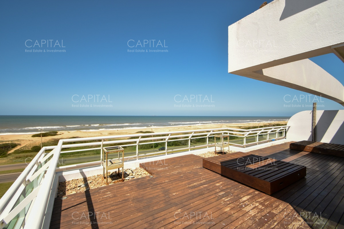 Apartamento ID.30835 - Venta de exclusivo PentHouse sobre playa Brava, Punta del Este
