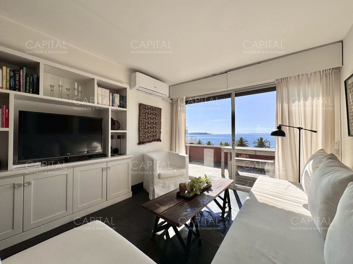 Apartamento ID.39040 - Apartamento de tres dormitorios en venta, Primera Linea Playa Mansa, Punta del Este.