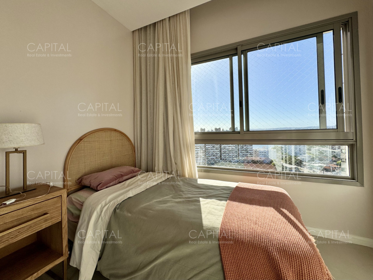 Apartamento ID.39802 - Penthouse Duplex con piscina y parrillero propio frente al Mar, en venta, Punta del Este