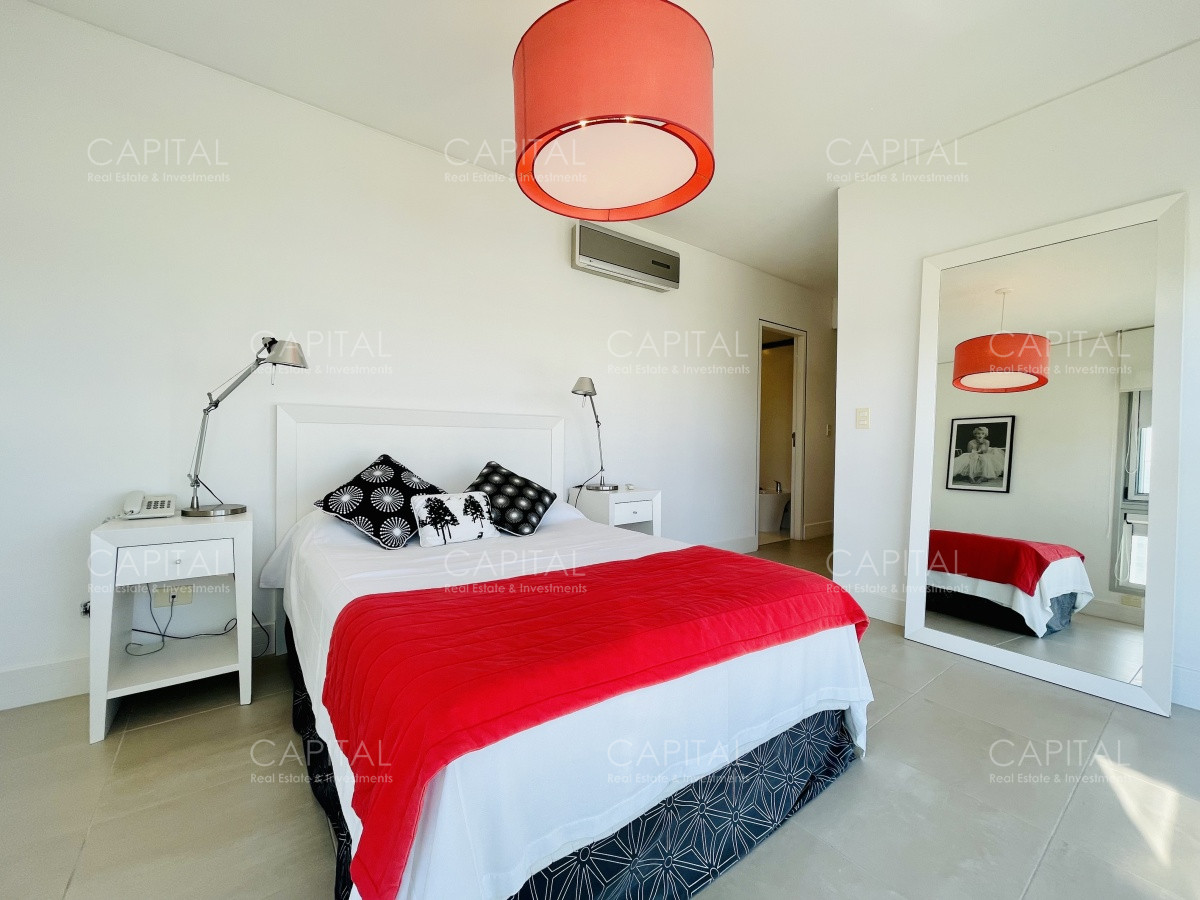 Apartamento ID.31416 - Le Parc Punta del Este de tres dormitorios más dependencia en torre de categoría sobre playa Brava, Punta del Este