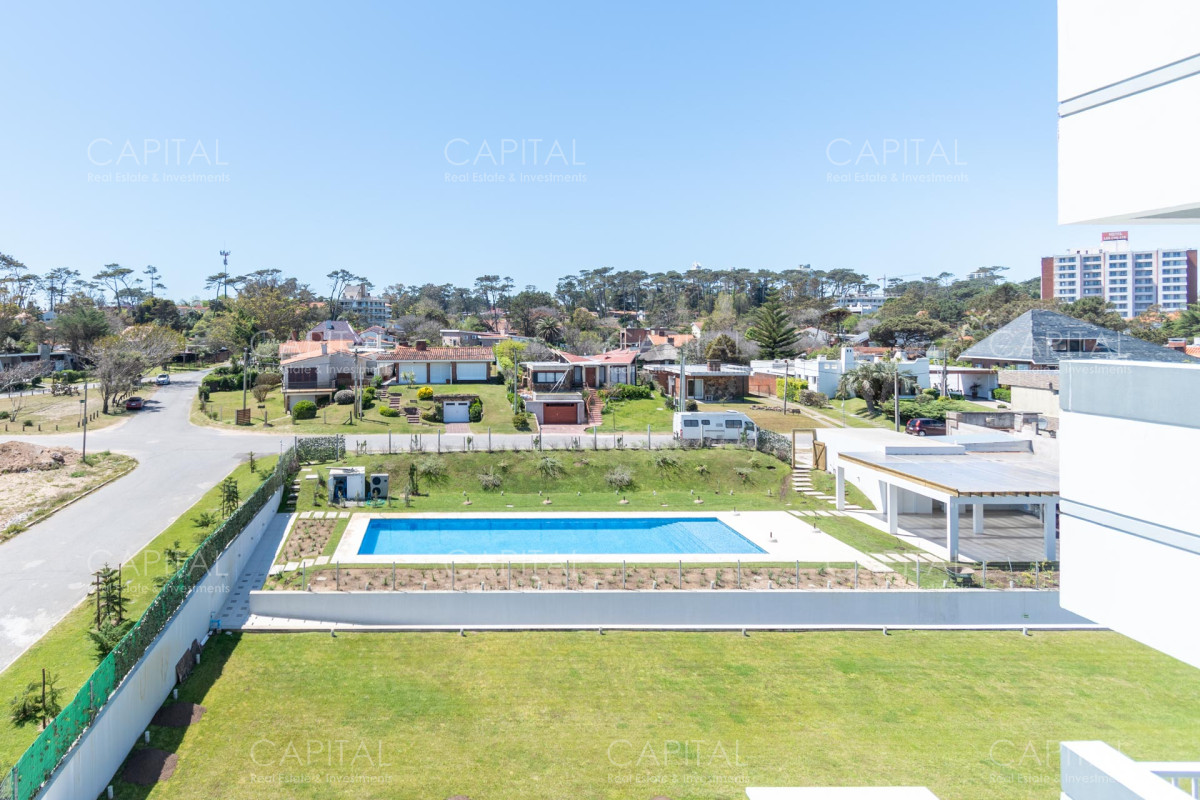 Apartamento ID.29920 - Venta de penthouse sobre la Playa Mansa de tres suites más dependencia y parrillero propio