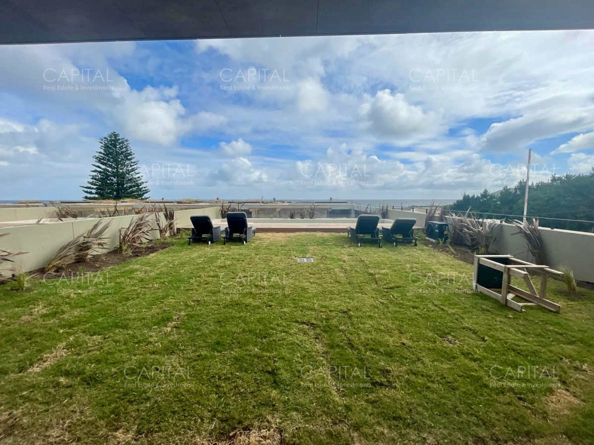 Apartamento ID.38226 - Departamento  en venta sobre el mar en La Barra con piscina y parrillero
