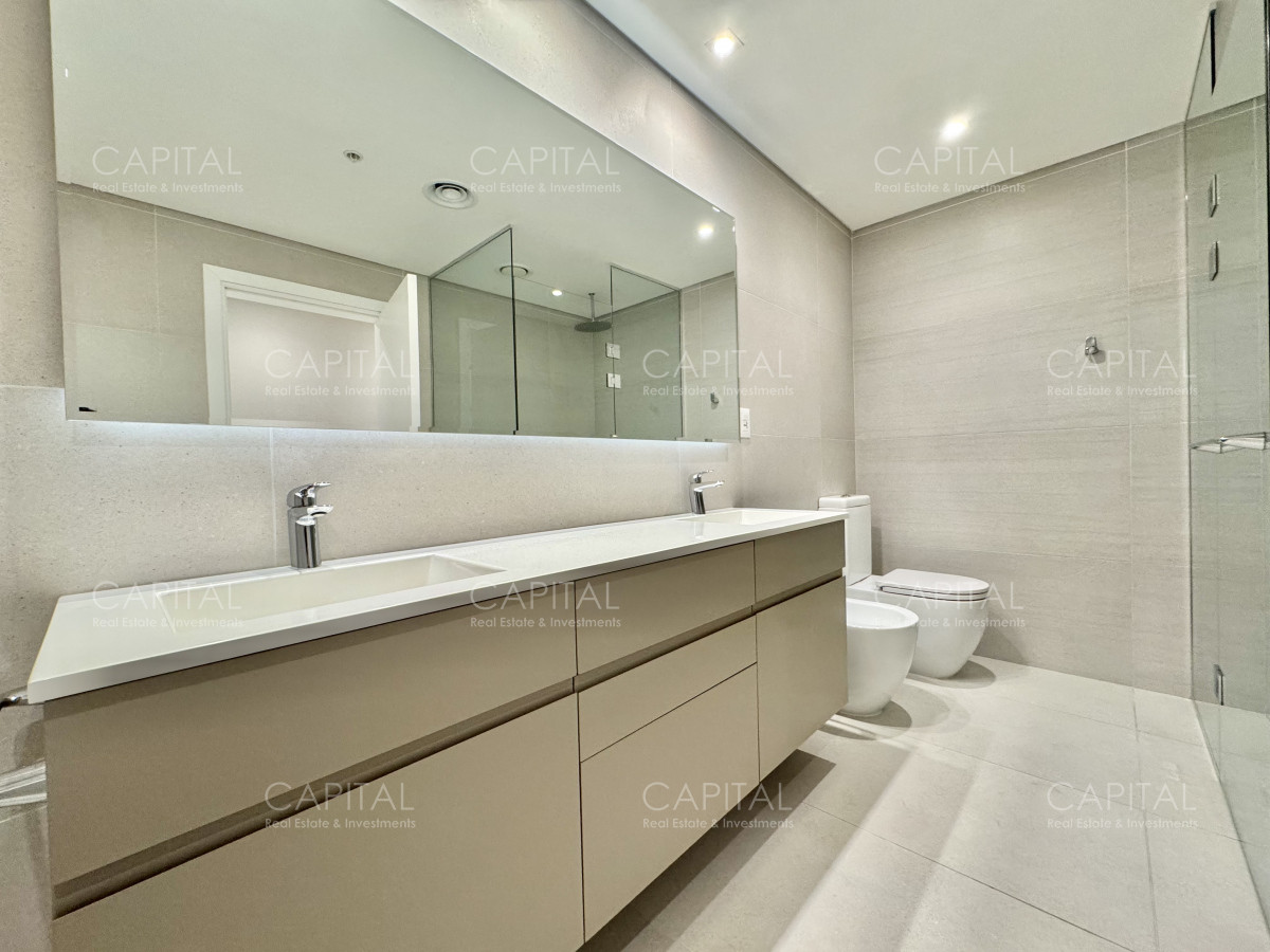 Apartamento ID.38870 - Le Parc IV de tres dormitorios piso alto en veta