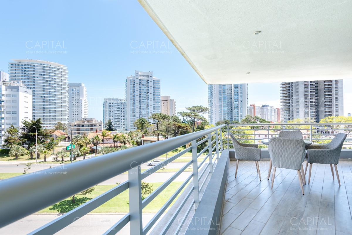 Apartamento ID.30105 - Alexander Boulevard Apartamento en Venta Dos Dormitorios Punta del Este