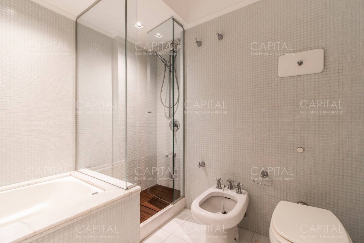 Apartamento ID.24988 - Alquiler Apartamento Frente al Mar Tres Dormitorios y Servicio