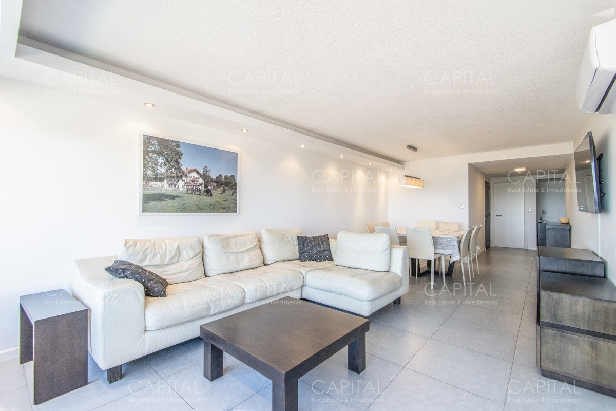 Apartamento ID.33829 - Imarangatu Punta del Este Apartamento en venta frente al mar Punta del Este.