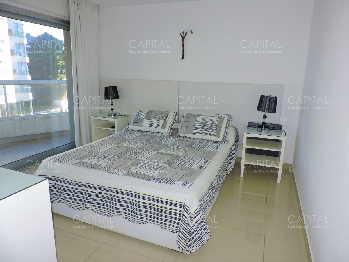 Apartamento ID.37022 - Moderno semipiso 3 dormitorios y dependencia en Playa Brava